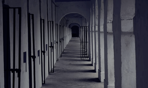 జైలు పిలుస్తోంది...ప్రత్యర్ధులకు అదే దారి ?