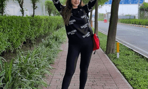 Ashu Reddy On The Roads of Delhi