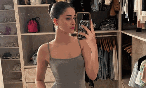 పిక్ టాక్ : టైట్ డ్రెస్ లో లైగర్ బ్యూటీ