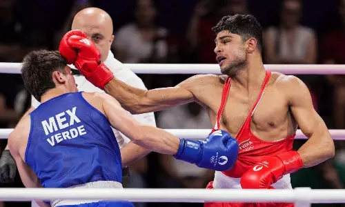 జడ్జీల తొండాట.. భారత బాక్సర్‌ కు అన్యాయం!