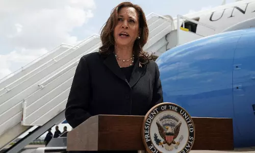 తాజా పోల్ సర్వేలో ట్రంప్ ను దాటేసిన కమలా