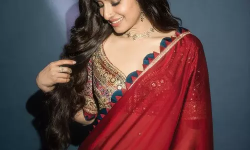 Shraddha Kapoor Dazzles in This Beautiful Ensemble