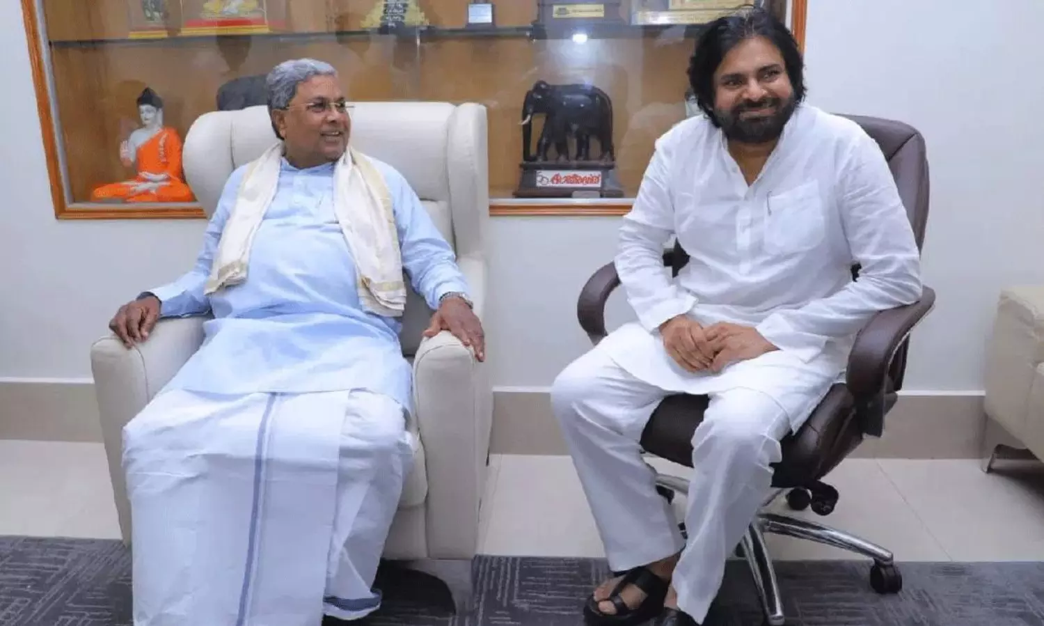 కర్ణాటక సీఎంతో పవన్  కల్యాణ్... ఏమిటీ కుమ్కీ ఏనుగులు?
