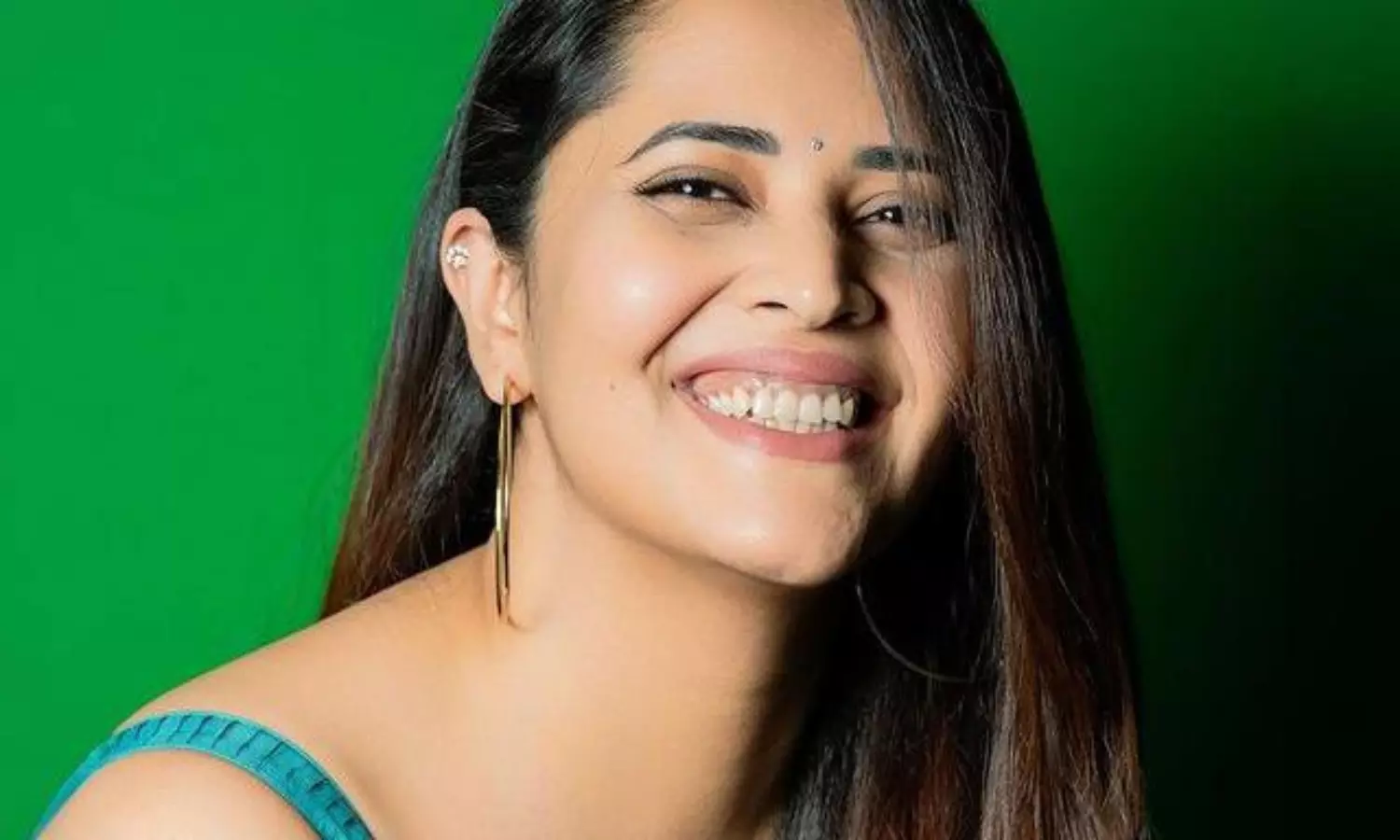 ఆమె న‌వ్వితే న‌వ‌ర‌త్నాలు ఏరుకోవాలి!