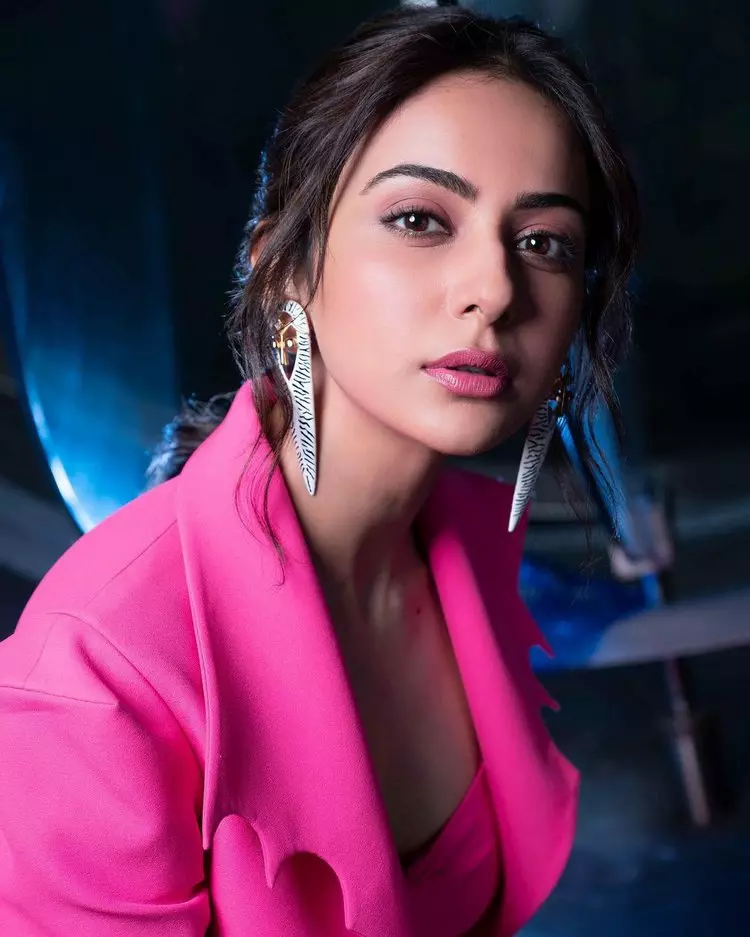 Rakul Preet Singh’s Glam Look Is a Must-See Rakul Preet Singh’s Glam Look Is a Must-See