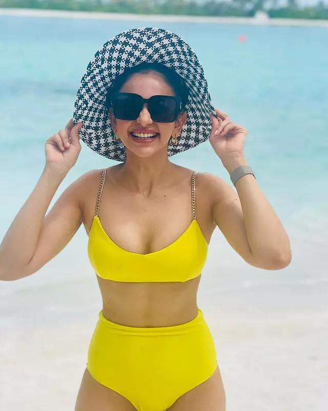Rakul Preet Singh’s Glam Look Is a Must-See Rakul Preet Singh’s Glam Look Is a Must-See
