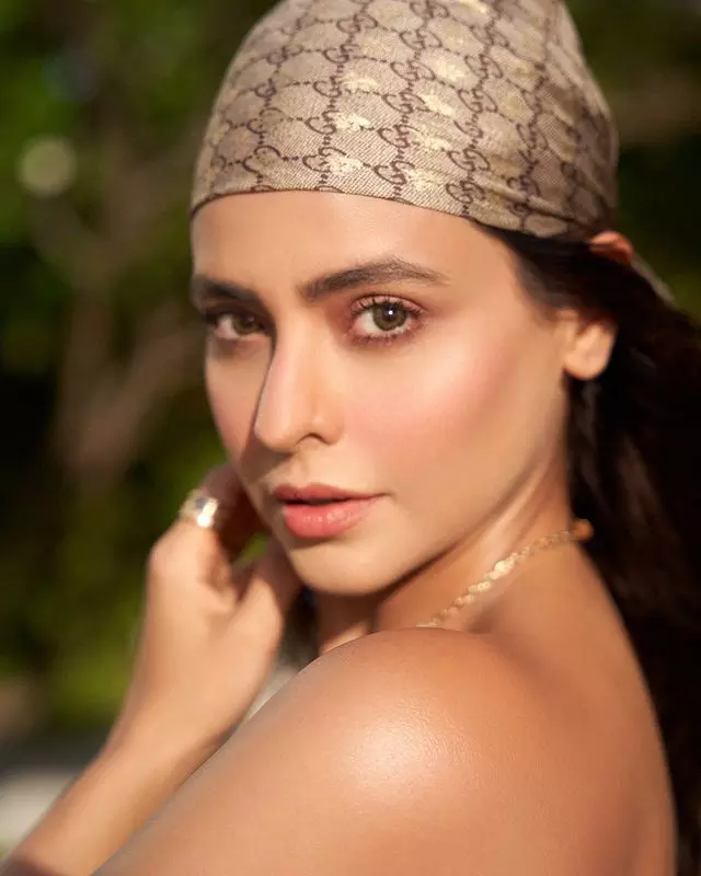 Aamna Sharif in This Dress Is Simply Stunning