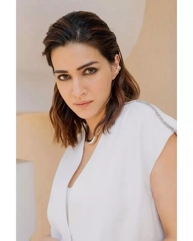 Kriti Sanon’s Stylish Look Will Inspire You