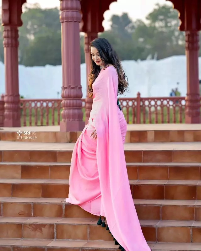 Bhanu Sri Wows in This Trendy Dress Bhanu Sri Wows in This Trendy Dress