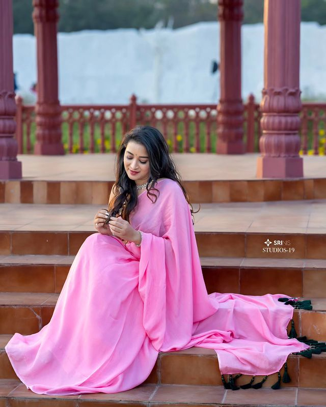 Bhanu Sri Wows in This Trendy Dress Bhanu Sri Wows in This Trendy Dress