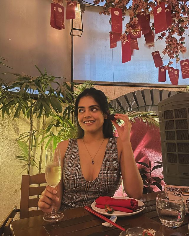 Riddhi Kumar’s Look Is the Definition of Glamour Riddhi Kumar’s Look Is the Definition of Glamour