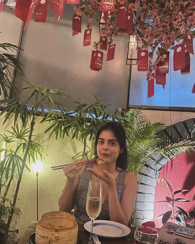 Riddhi Kumar’s Look Is the Definition of Glamour Riddhi Kumar’s Look Is the Definition of Glamour