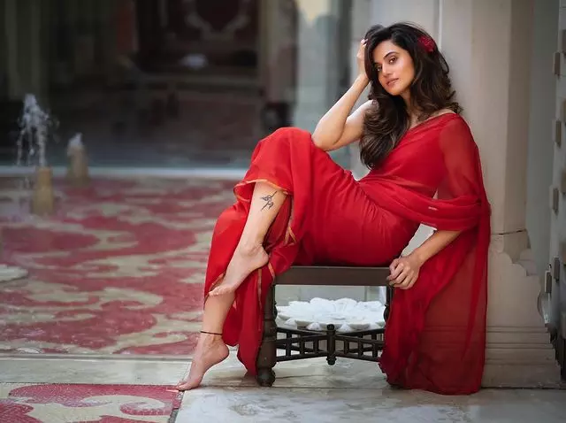 Taapsee Pannu Stuns in This Fabulous Dress