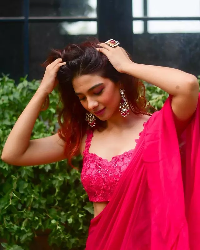 Natasha Turns Her Place Into Paradise Natasha Turns Her Place Into Paradise