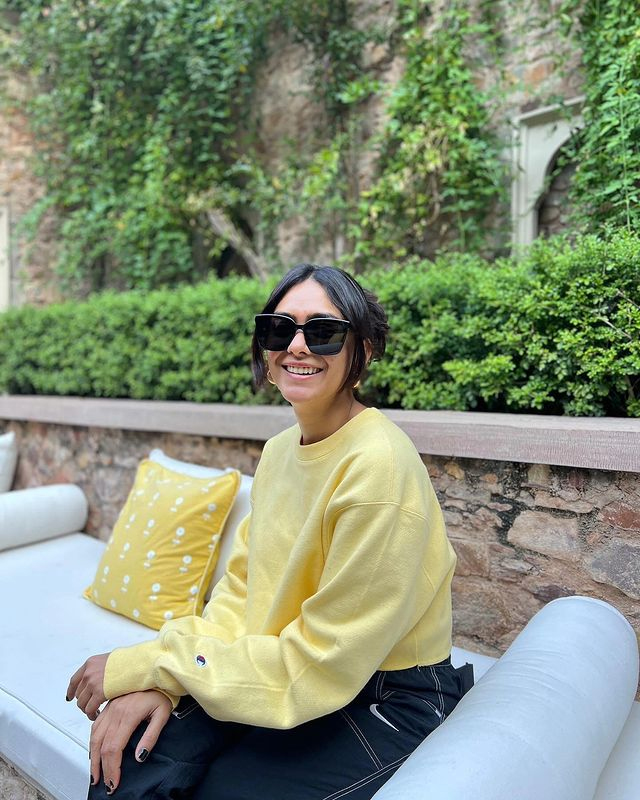 Mrunal Thakurs Adorable Instagram Snaps Mrunal Thakurs Adorable Instagram Snaps