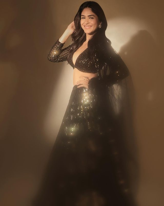 Mrunal Thakurs Adorable Instagram Snaps Mrunal Thakurs Adorable Instagram Snaps