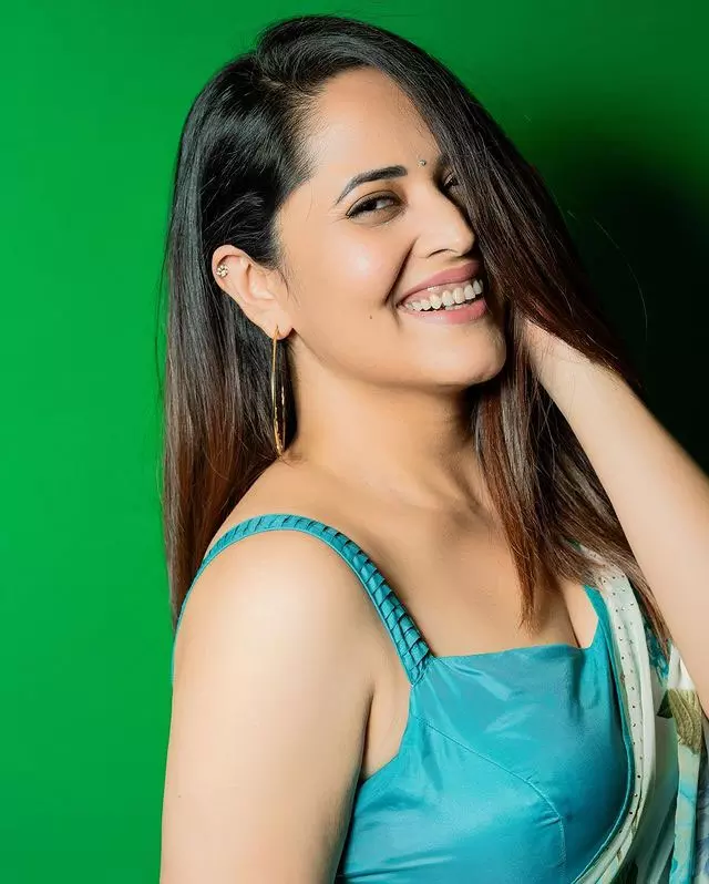 Anasuya Bharadwai Stuns in This Chic Ensemble Anasuya Bharadwai Stuns in This Chic Ensemble