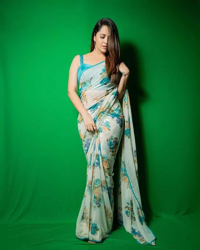 Anasuya Bharadwai Stuns in This Chic Ensemble