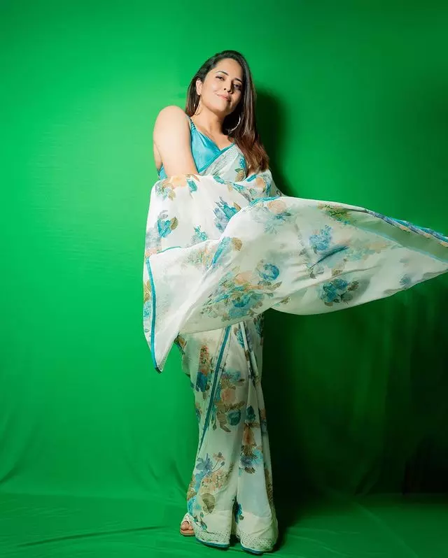 Anasuya Bharadwai Stuns in This Chic Ensemble