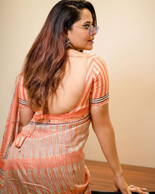 Anasuya Bharadwai Stuns in This Chic Ensemble