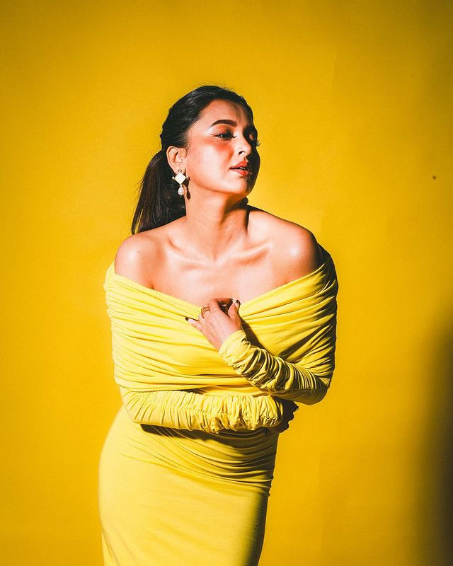 Tejasswi Prakashs Dress Is an Absolute Showstopper Tejasswi Prakashs Dress Is an Absolute Showstopper