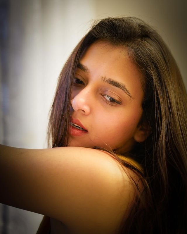 Tejasswi Prakashs Dress Is an Absolute Showstopper Tejasswi Prakashs Dress Is an Absolute Showstopper