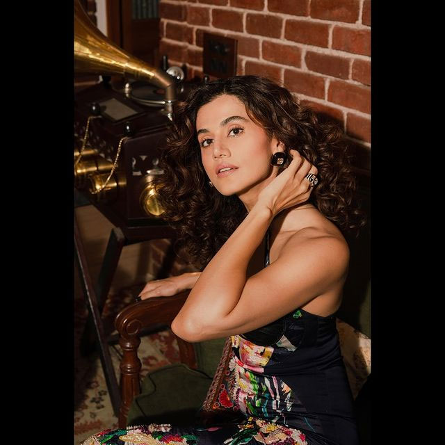 Taapsee Pannus Glamorous Look Is Simply Irresistible Taapsee Pannus Glamorous Look Is Simply Irresistible