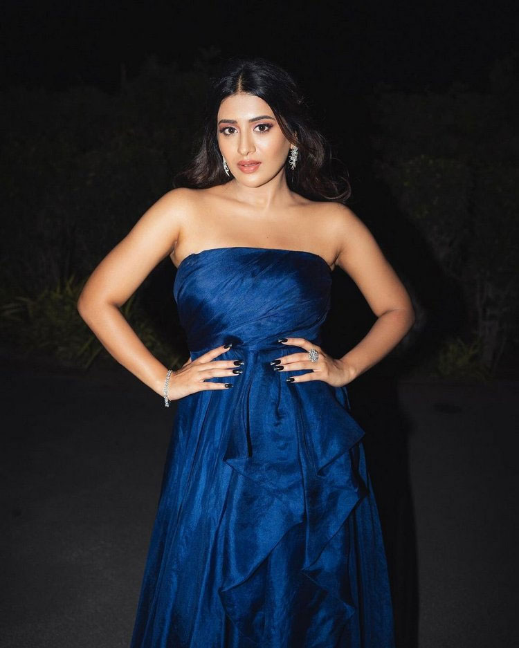 Rashi Singhs Dress Sets Fashion Goals Rashi Singhs Dress Sets Fashion Goals