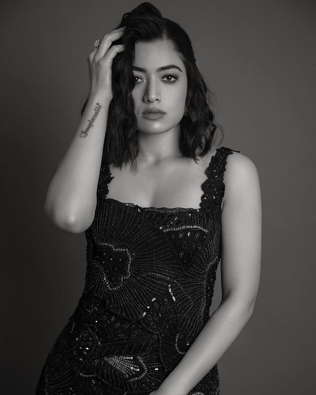 Rashmika Mandanna Slays in This Gorgeous Dress Rashmika Mandanna Slays in This Gorgeous Dress