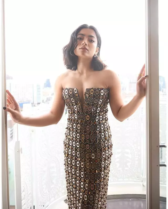 Rashmika Mandanna Slays in This Gorgeous Dress Rashmika Mandanna Slays in This Gorgeous Dress