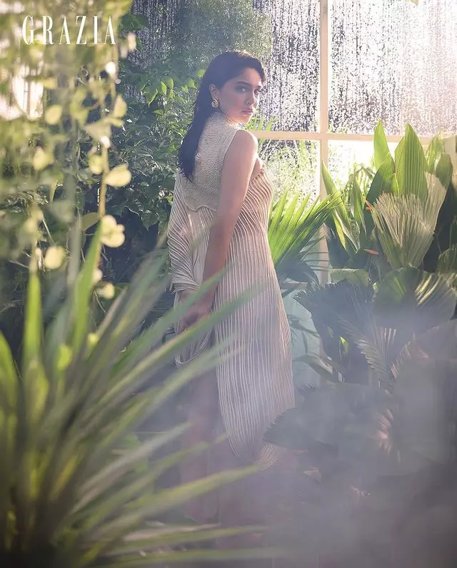 Sharvari Wagh Nails This Chic Look Sharvari Wagh Nails This Chic Look