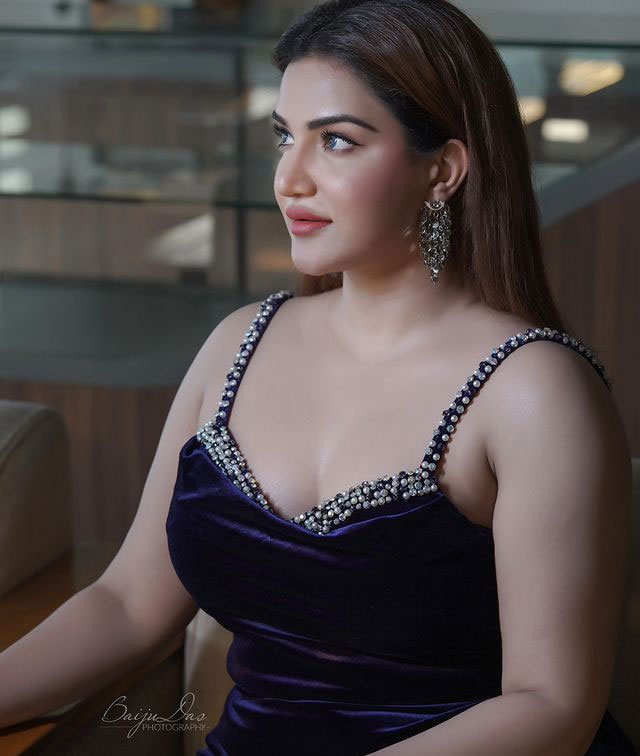 Honey Roses Stunning Look Will Leave You Mesmerized Honey Roses Stunning Look Will Leave You Mesmerized