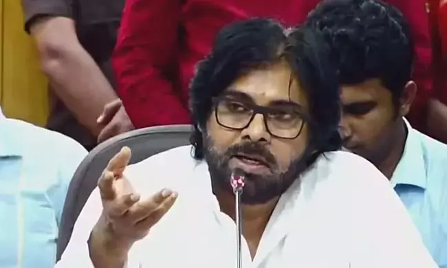 పవన్ కల్యాణ్ స్మగ్లింగ్ కామెంట్స్ అల్లు అర్జున్ ను ఉద్దేశించేనా?