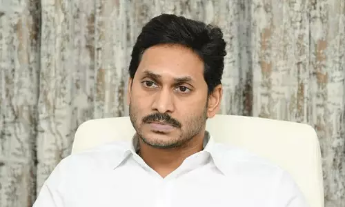పట్టుమని పది రోజులు ఉండకపోతే ఎలా జగన్?