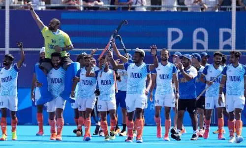 ఒలింపిక్స్ లో వరుసగా రెండోసారి కాంస్యాన్ని సాధించిన హాకీ కుర్రాళ్లు