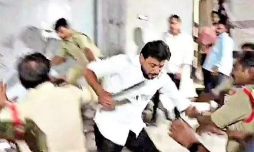 “వైసీపీ నిండా వీళ్లే ఉన్నారా?”... జగన్  ని తగులుకున్న టీడీపీ!