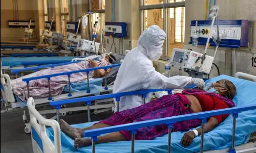 అడ‌క‌త్తెర‌లో ఆరోగ్య శ్రీ.. 2500 కోట్ల బ‌కాయిలు!