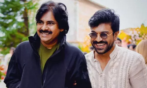 బాబాయ్‌ కి రామ్‌ చరణ్‌ ఇండిపెండెన్స్‌ డే గిఫ్ట్‌!