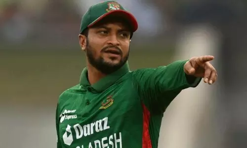 ఎంపీ పదవి పోయినా ఈ స్టార్‌ క్రికెటర్‌ లక్కీయే!