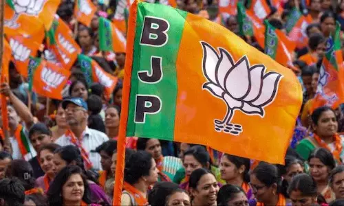 బీజేపీ.. క‌ర్ర విడిచి రాజ‌కీయం...!