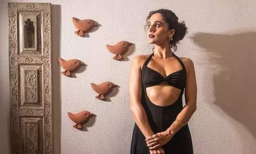 అందమైన బ్లాక్‌ తాప్సి చెక్‌మేట్...!