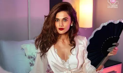 నైట్ డ్రెస్సులో తాప్సి.. వావ్ అనేలా..