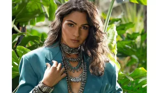 స్టైలిష్ లుక్ లో ఆండ్రియో  సంథింగ్ స్పెష‌ల్!