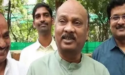 జగన్  చెయ్యి ఎత్తి సర్  అంటే... అయ్యన్న కీలక వ్యాఖ్యలు!