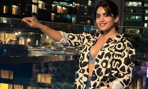 మోడ్రన్ టచ్ తో స్రవంతి కనికట్టు