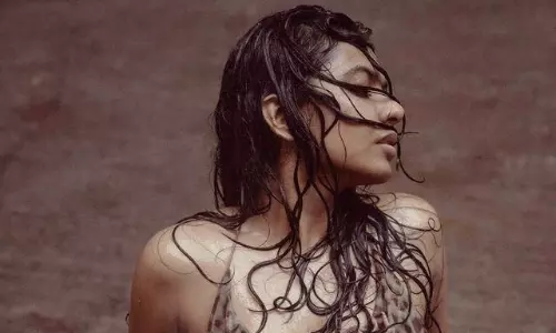 తడిసిన అందాలతో హీరో కూతురు స్టన్నింగ్!