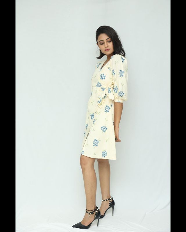 Jhanvi Gurnani in This Dress Is Simply Ravishing Jhanvi Gurnani in This Dress Is Simply Ravishing