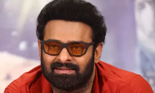 డార్లింగ్ డ్యాష్ అండ్ డేరింగ్ హీరో!