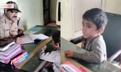 పోలీస్ అంకుల్.. మా నాన్నను జైల్లో వేయండి... బుడ్డోడి వీడియో వైరల్!