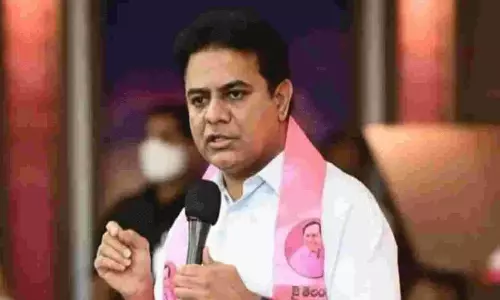 రాజీవ్ గాంధీ విగ్రహాన్ని పెట్టకూడదా? కేటీఆర్ వాదనలో పస ఎంత?